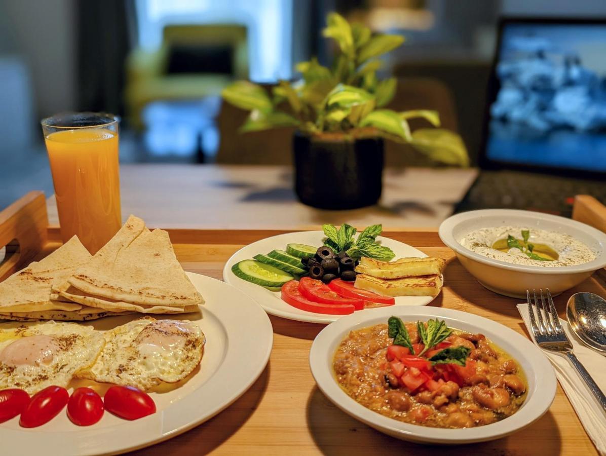 Citadines Abha Aparthotel Kültér fotó Israeli breakfast