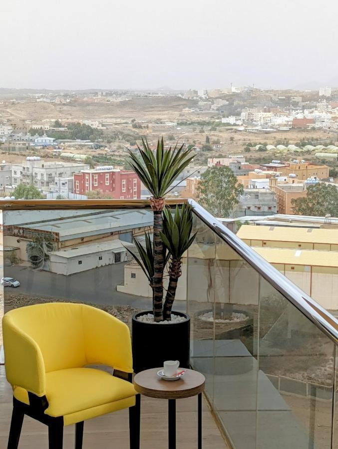 Citadines Abha Aparthotel Kültér fotó Yucca gloriosa