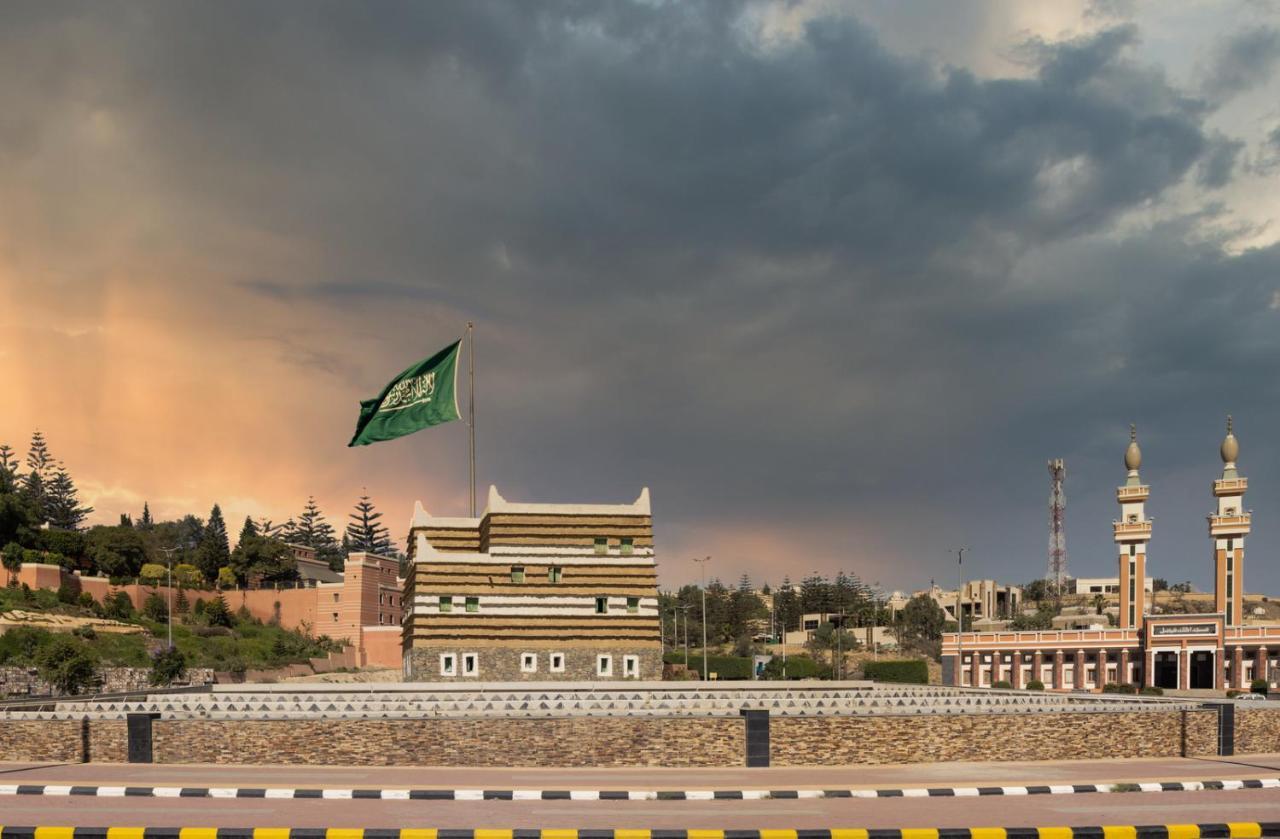 Citadines Abha Aparthotel Kültér fotó The Saudi Arabian flag flying in the city of Riyadh