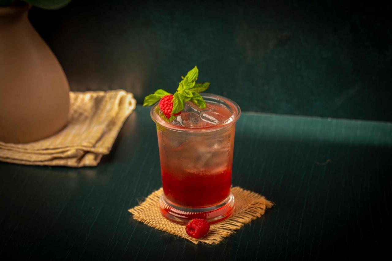 Citadines Abha Aparthotel Kültér fotó A strawberry basil smash
